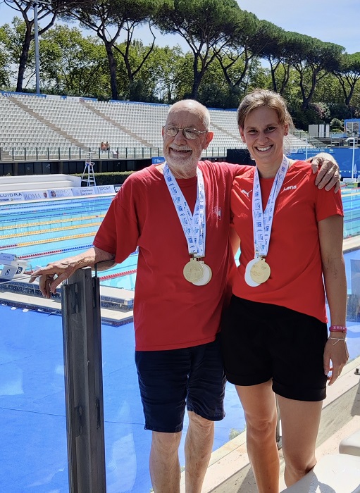 Zwei Masterschwimmer in Rom